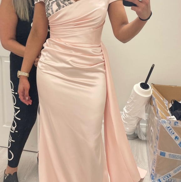 beautiful occasion pink long dress. - Picture 2 of 3